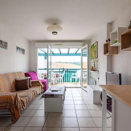 Calme Et Proche Avec Parking A - Fr-1-2-327 Apartment *